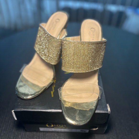 Gold wedge heels size 10 gently worn - Picture 4 of 4